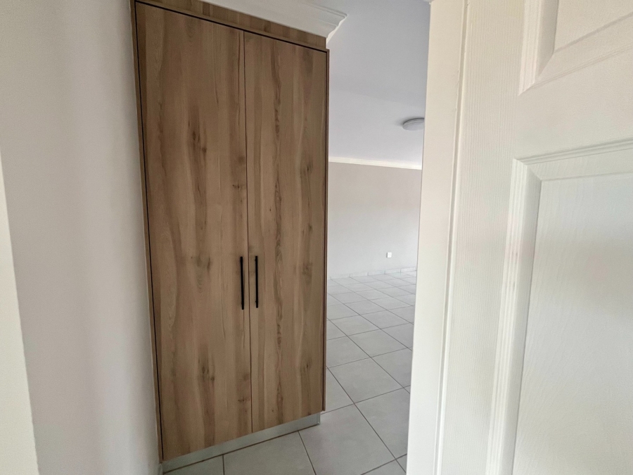 To Let 2 Bedroom Property for Rent in Flamwood North West